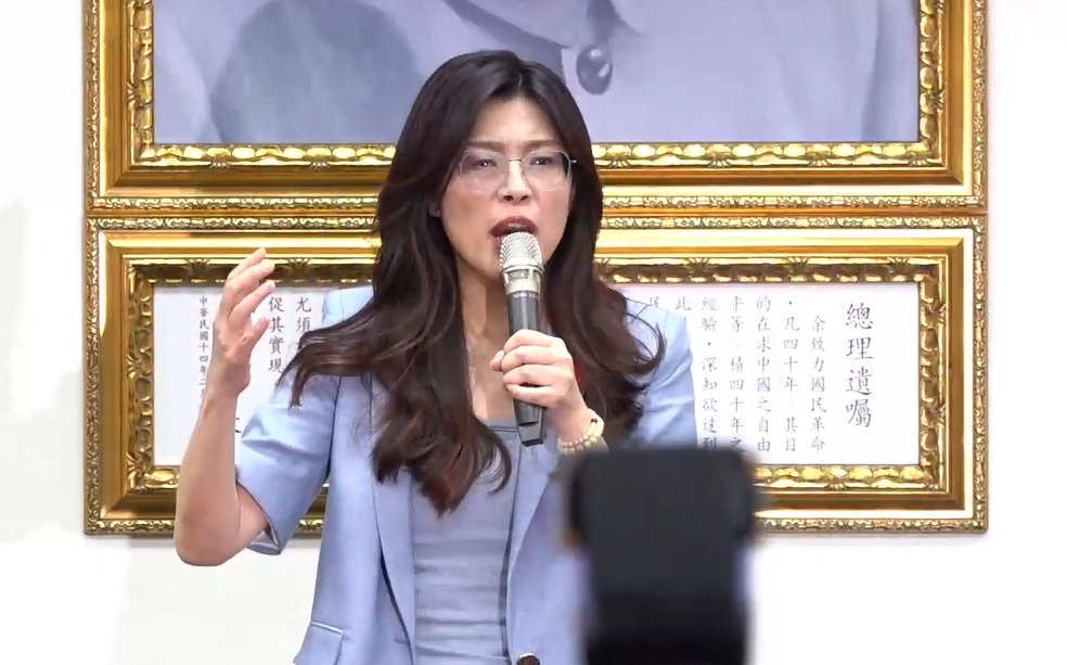 鄭麗文親中路線惹議 藍營小雞發難：基層恐被貼上「紅統」標籤