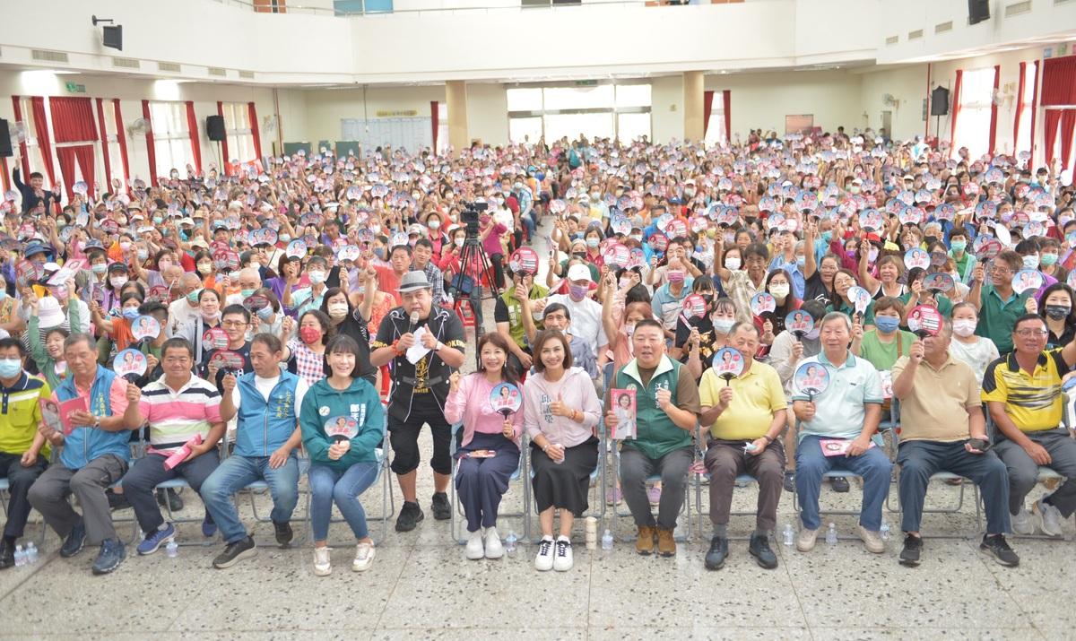 邱議瑩仁武場座談會超過1500人為邱議瑩加油，堪稱市長初選以來最熱烈場面。 圖：邱議瑩競選總部/提供