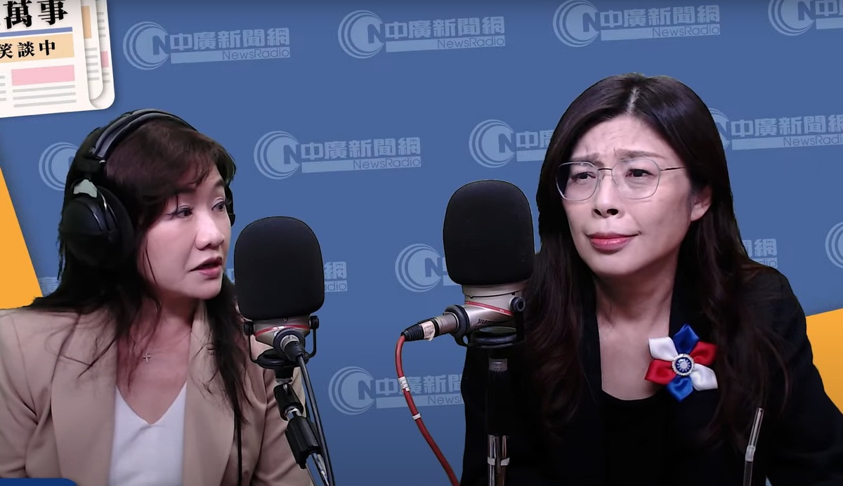 國民黨主席當選人鄭麗文接受《千秋萬事》主持人王淺秋專訪。 圖：擷取自中廣《千秋萬事》頻道