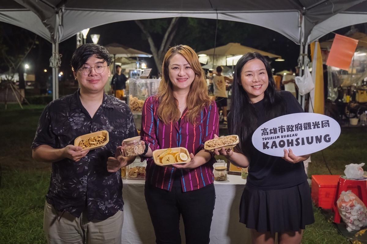 高閔琳(中)到場為特色美食品牌行銷。 圖：高雄市觀光局/提供