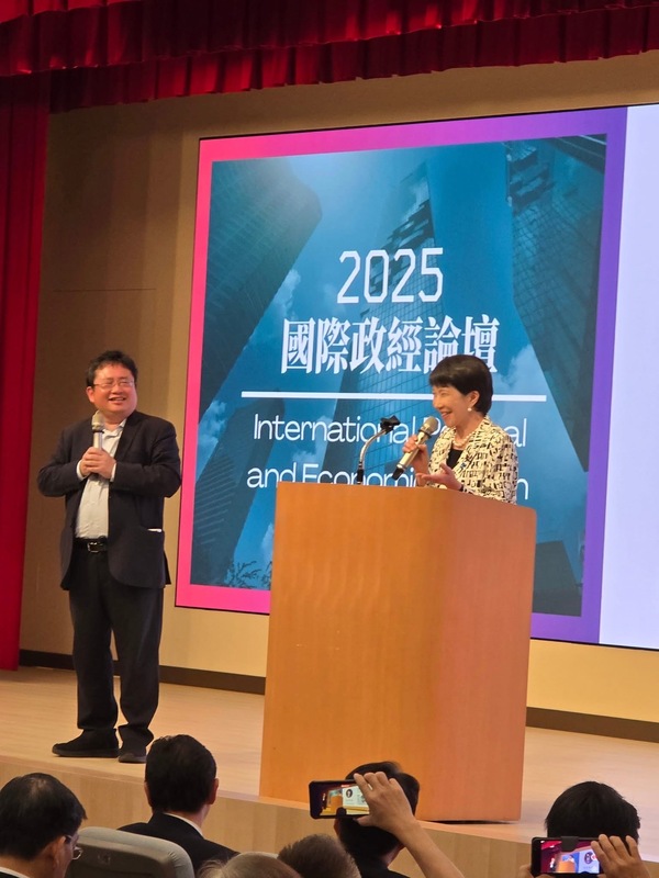 印太戰略智庫執行長矢板明夫與日本首相高市早苗。 圖：印太戰略智庫/提供