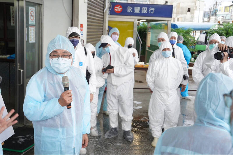 侯友宜最後重申，新北市將與中央保持密切合作，定期公佈防疫進度與成果。他強調：「這不只是豬隻防疫，更是食品安全與國家防線的守護戰。只要新北防線穩住，全台民眾都能吃得安心。」 圖：翻攝自動保處