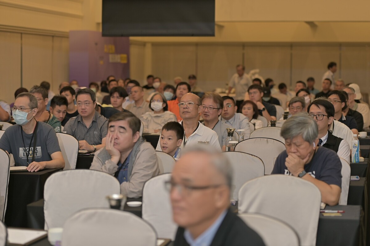 《AI型漁・智慧漁業座談會》高雄登場，吸引超過百位漁業界代表與產業先進到場。 圖：許智傑辦公室/提供