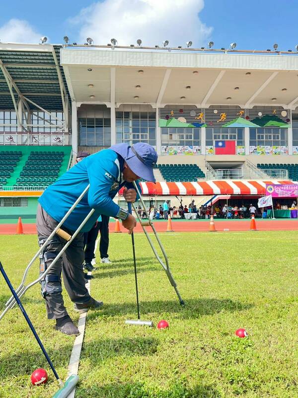今年的參賽隊伍中，除了台南在地隊伍外，也有遠從新北、桃園等不同縣市的身障選手前來參與，每支隊伍平日就勤於練習，球技不凡，下場比賽時更展現十足運動精神與熱情，令人敬佩。 圖：黃博郎／攝