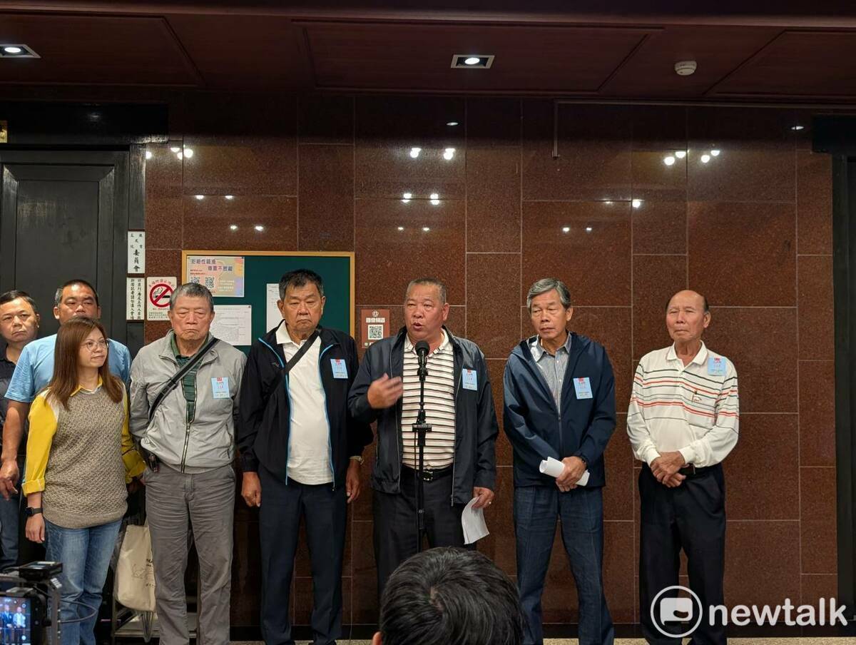全國養豬協會理事長潘連周今日率團拜會民進黨團，再批台中防疫失職，並呼籲中央補貼飼料救產業。 圖：金大鈞/攝