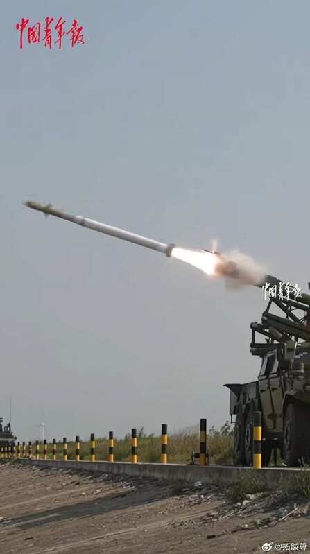 解放軍新型短程防空（SHORAD）系統，傳已撥交部隊進行模擬與實彈測試。 圖：翻攝「X」@jesusfroman