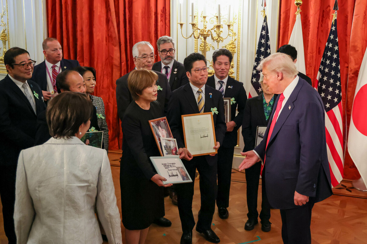 與高市會後，川普與北韓綁架受害者家屬見面。 圖 : 翻攝自日本首相官邸官網