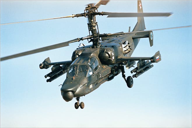 日前傳出一架俄軍 Ka-52 攻擊直升機，遭自家戰機擊落（示意圖）。 圖：翻攝自 X《NEXTA》