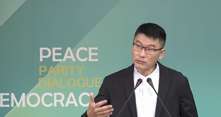 大陸委員會副主委暨發言人梁文傑。 圖：擷自直播畫面