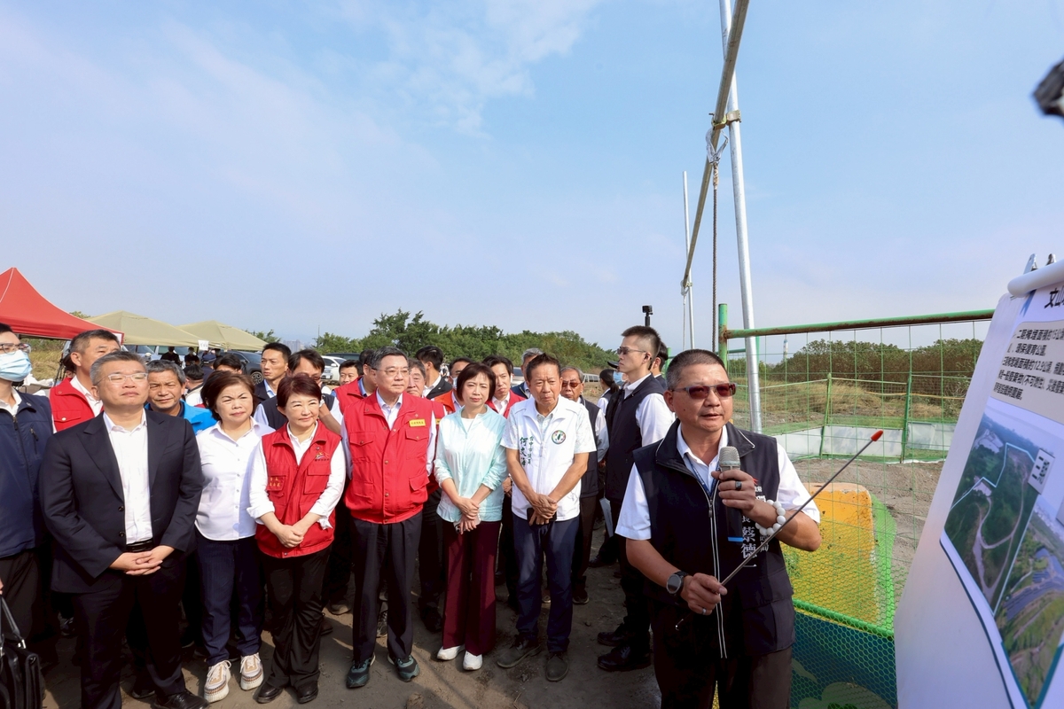 行政院長卓榮泰今（30）日前往台中文山垃圾掩埋場視察。 圖：行政院／提供