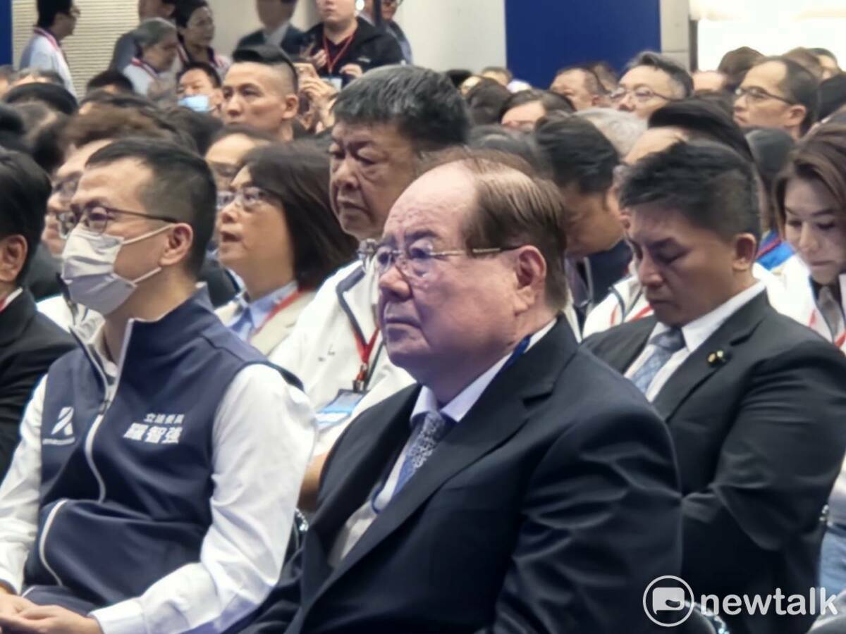 國民黨副主席兼秘書長李乾龍（圖左一）。 圖：黃建豪/攝