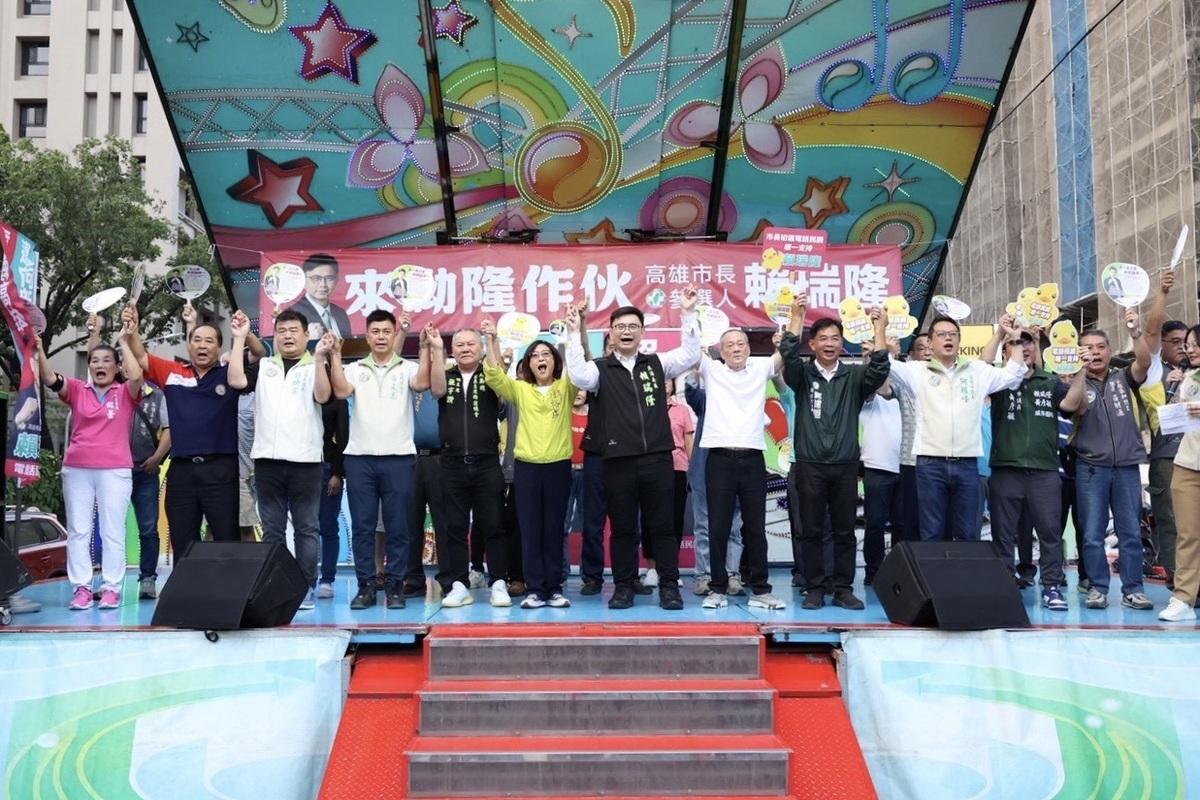 中央及地方民代、里長及各社團代表到場力挺賴瑞隆。 圖：賴瑞隆辦公室/提供