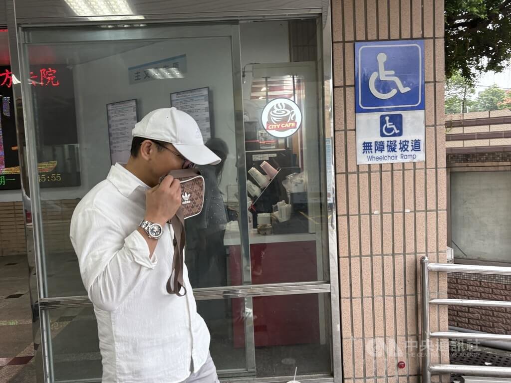 新北地方法院3日針對閃兵案召開準備程序庭，傳喚主嫌陳志明以及共犯張忠（圖）等人到庭。中央社記者曹亞沿攝　114年11月3日