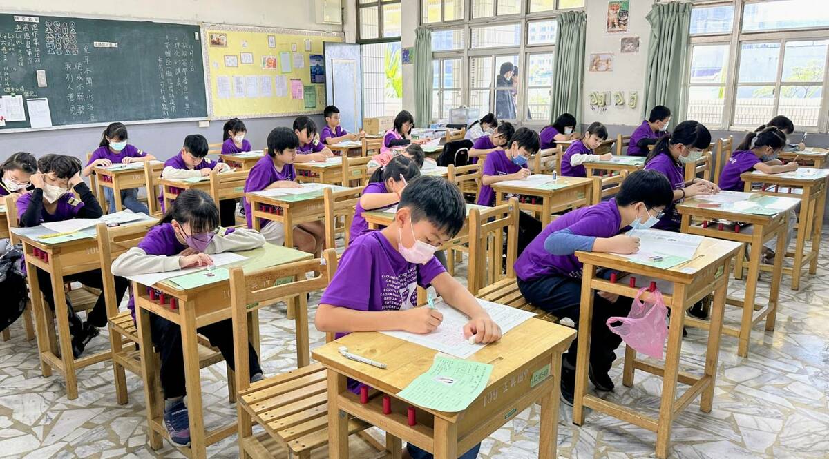 「菁英盃數理能力檢測及高年級進階挑戰賽」專業檢測國小數理能力。 圖：高名教育事業集團/提供