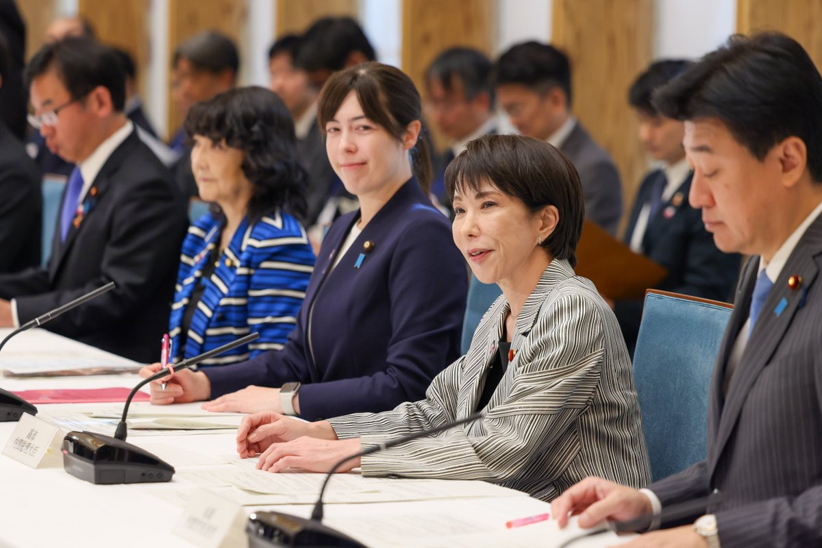 日本內閣總理大臣高市早苗（右二）民調史上第二高 圖：翻攝自首相官邸的Ｘ