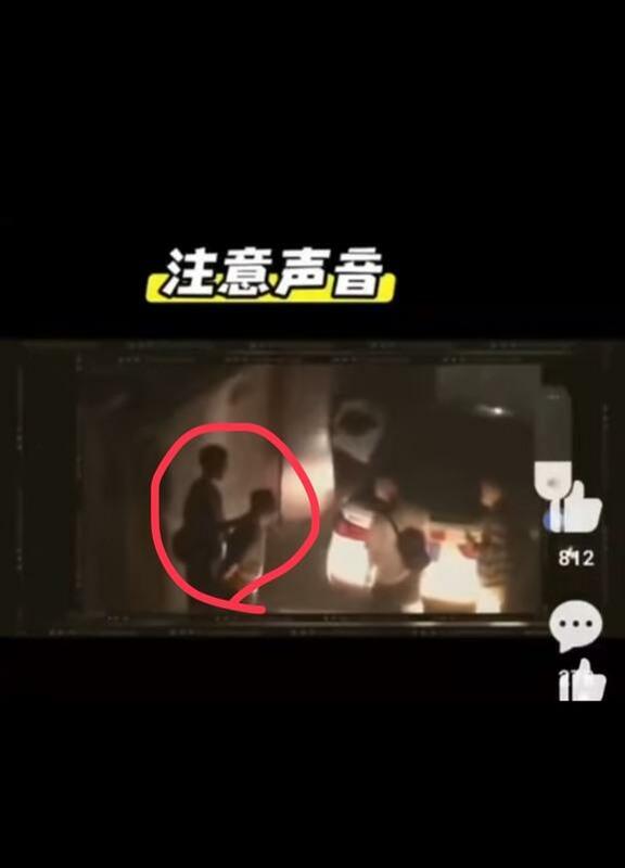 網上傳言有1名男性因出門查看狀況，結果疑似撞上惡人搬運于朦朧遺體，因此被惡人同夥控制住。 圖：翻攝自Threads