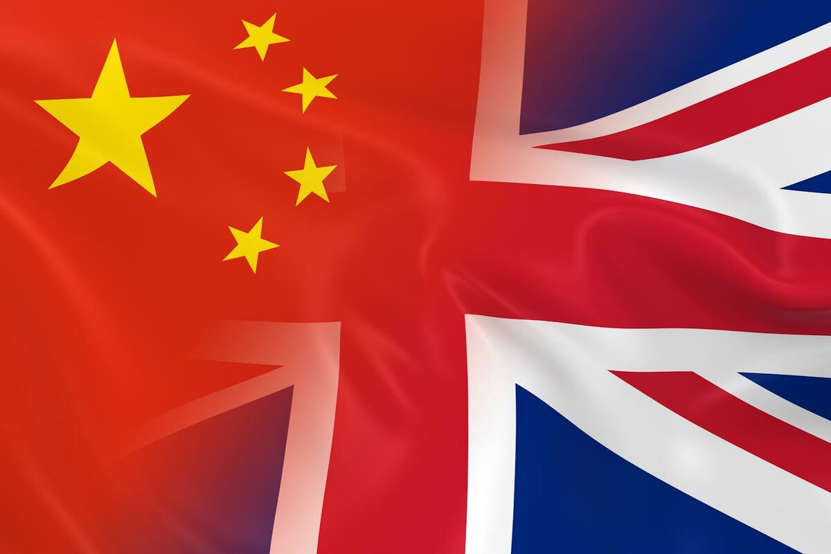 英國政府發言人也回應稱，已就此事向北京表達嚴重關切，並強調英方「絕不容忍外國勢力在本土恐嚇、干預或威脅學者」。 圖:翻攝自X帳號@zForexglobal