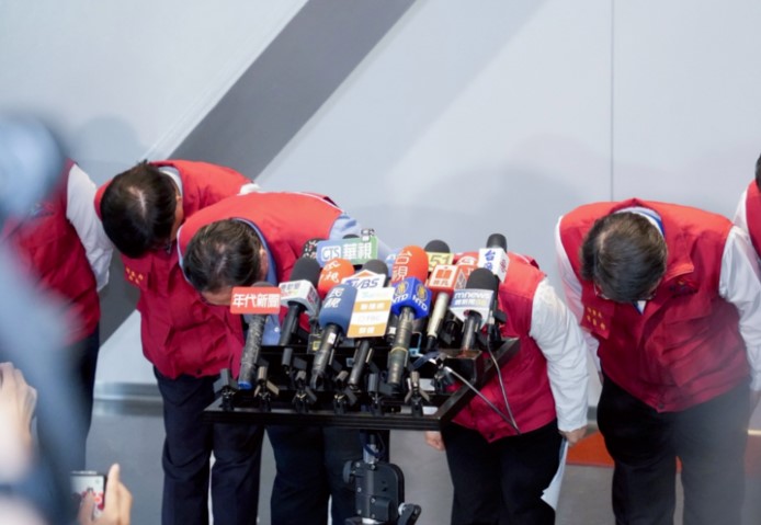 台中市上月爆出首例非洲豬瘟病例，然而，台中市府疫調連連出包，廣受外界批評。台中市長盧秀燕6日出面道歉。 圖：台中市政府/提供