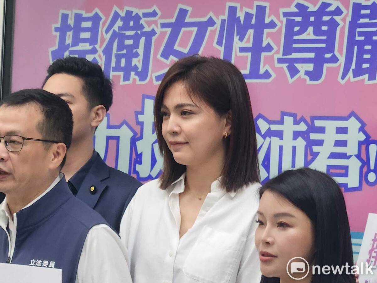 國民黨籍台北市議員鍾沛君（圖中）。 圖：黃建豪/攝