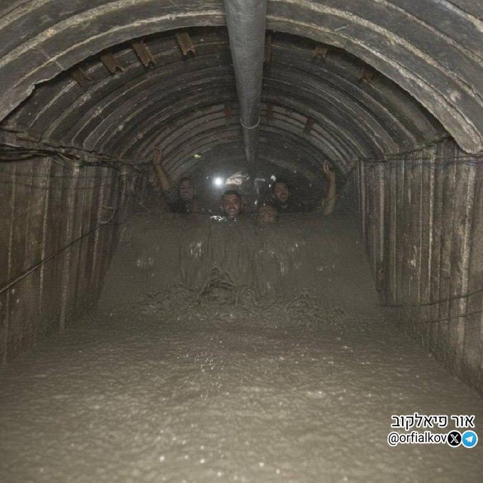 以色列向地下水道灌水泥，封死哈馬斯地下通道。 圖：翻攝自Ｘ