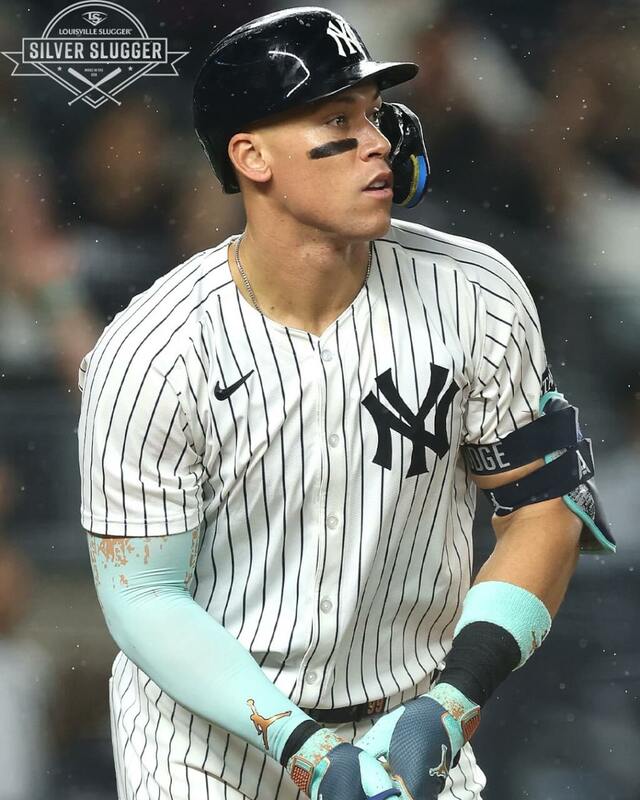 美國職棒大聯盟（MLB）7日公布美國聯盟「銀棒獎」名單，紐約洋基賈吉5度榮膺此銜。（圖取自x.com/MLB）