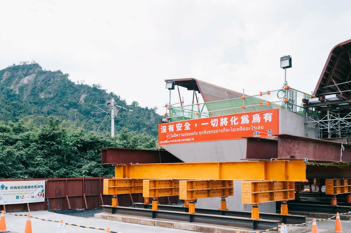 山里高架橋是花東鐵路雙軌化計畫關山(不含)－山里路段重點項目之一。 圖：交通部鐵道局/提供