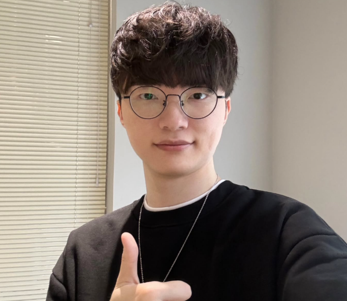 Faker奪下了職業生涯的第6座冠軍獎盃。 圖：翻攝自Faker IG
