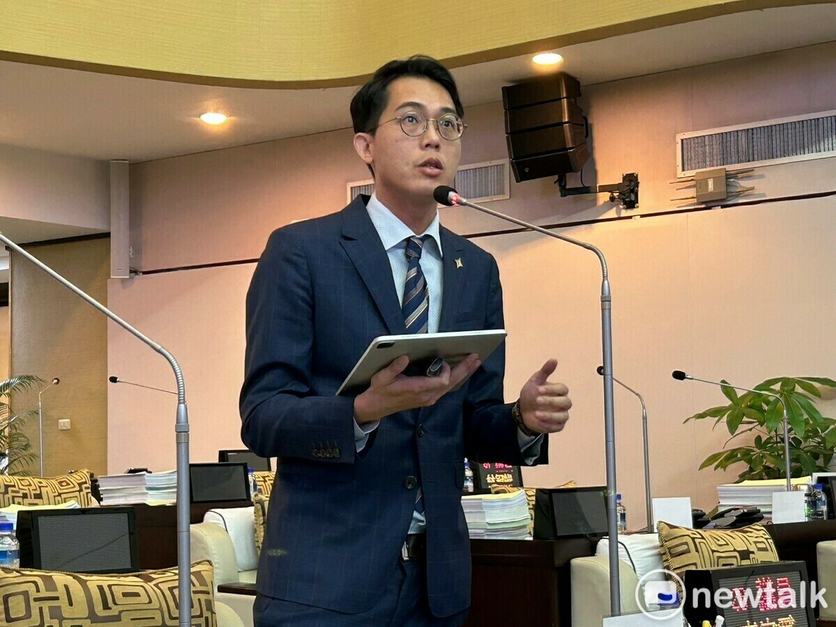 台南市議員李宗霖要求市府應全面檢討基礎設施、治理體系與社區防災準備，建立一套完整且具前瞻性的城市韌性體系。 圖：黃博郎／攝