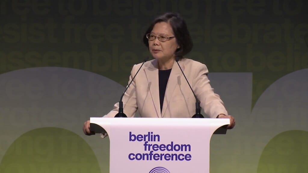 前總統蔡英文10日在柏林自由會議發表公開演說。 圖：Berlin Freedom Conference YouTube頻道網頁