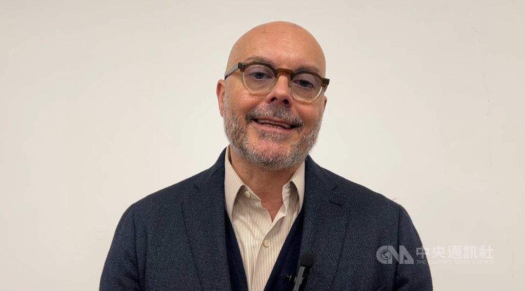 羅馬智慧大學教授史大福（Stefano Pelaggi）向中央社表示，台灣副總統蕭美琴踏入歐洲議會「絕對是個值得紀念的大事」，代表台歐有共享的民主自由價值。中央社記者黃雅詩羅馬攝 114年11月11日 圖：中央社提供