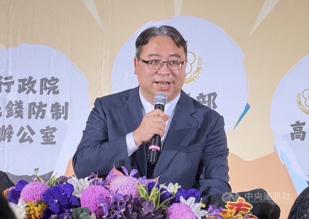 法務部次長黃世杰（圖）表示，行政執行署11日舉行「雙11專案拍賣」活動，盼以大眾熟悉的購物節概念來推廣執行署拍賣活動。中央社記者劉世怡攝　114年11月11日