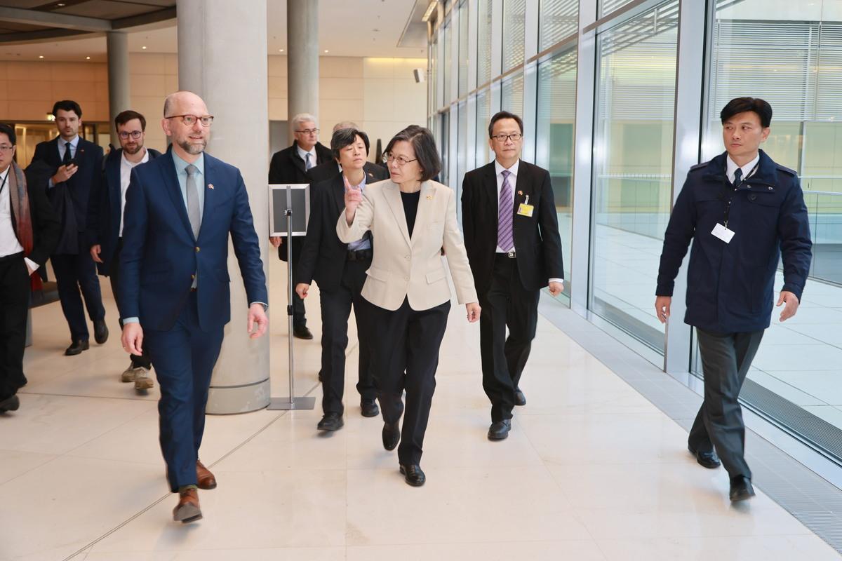 蔡英文參訪德國國會。 圖：蔡英文辦公室提供
