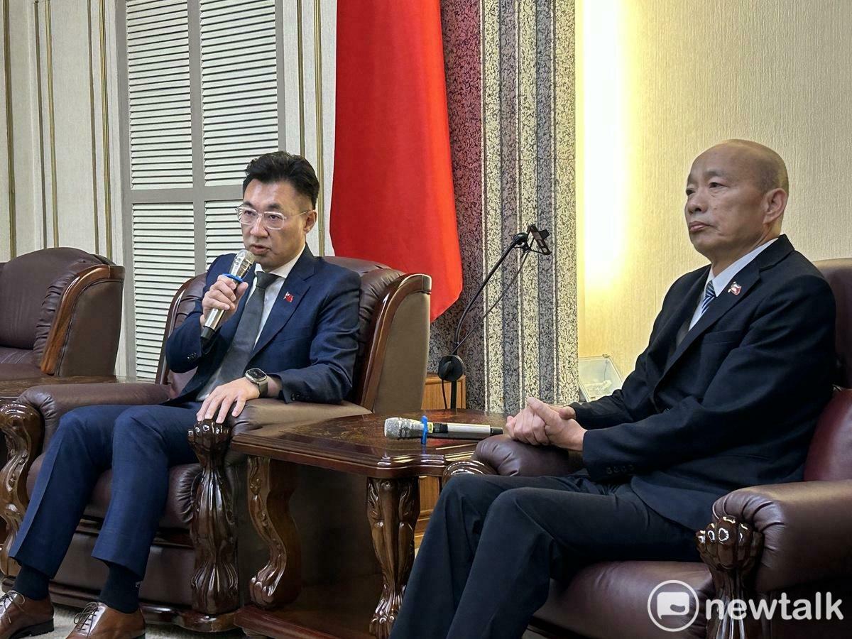 立法院長韓國瑜(右)與副院長江啟臣。 圖：林朝億/攝