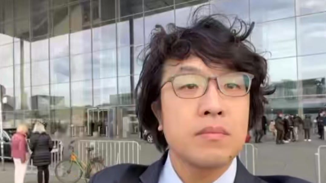 沈伯洋現身德國國會出席聽證會。 圖：翻攝沈伯洋臉書
