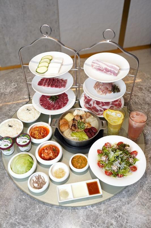 「美牛經典雙人肉肉餐」。 圖：屋馬餐飲集團/提供