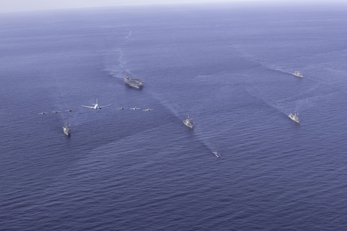 韓美海軍11月11日至14日在朝鮮半島東部海域（日本海）舉行大規模聯合海上演習。 圖：翻攝韓國海軍