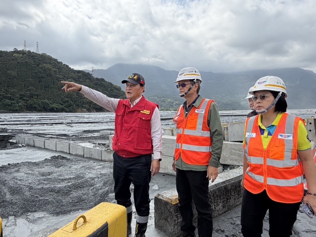 馬太鞍堰塞湖溢流造成花蓮重大災害，行政院已經規畫後續恢復的計劃。 圖：行政院/提供