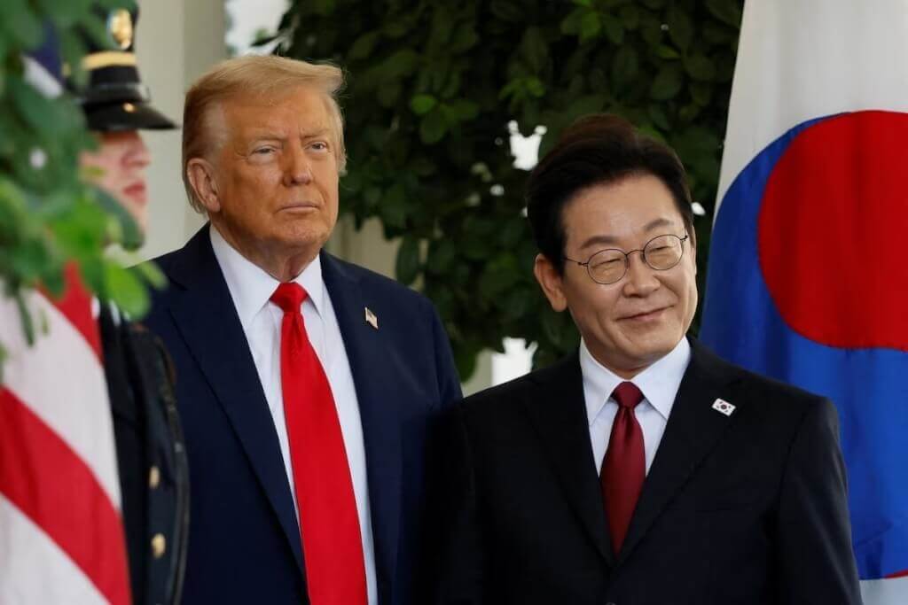 美國總統川普（左）與韓國總統李在明（右）8月底在白宮會面。（路透社） 圖：中央社提供