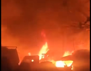 印控喀什米爾警局大爆炸，造成至少 9 人死亡、32 人受傷。 圖 : 影片截圖