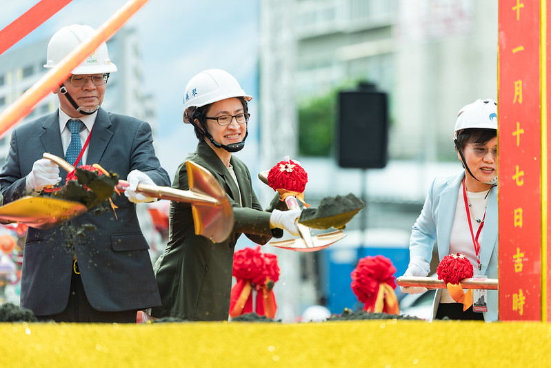 蕭美琴出席「德穗安居社會住宅暨板橋監理站新建統包工程動土典禮」。 圖：總統府提供