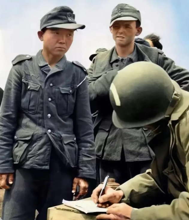 流傳的楊景鍾照片（左）上色版。 圖：翻攝自 X《财经真相》