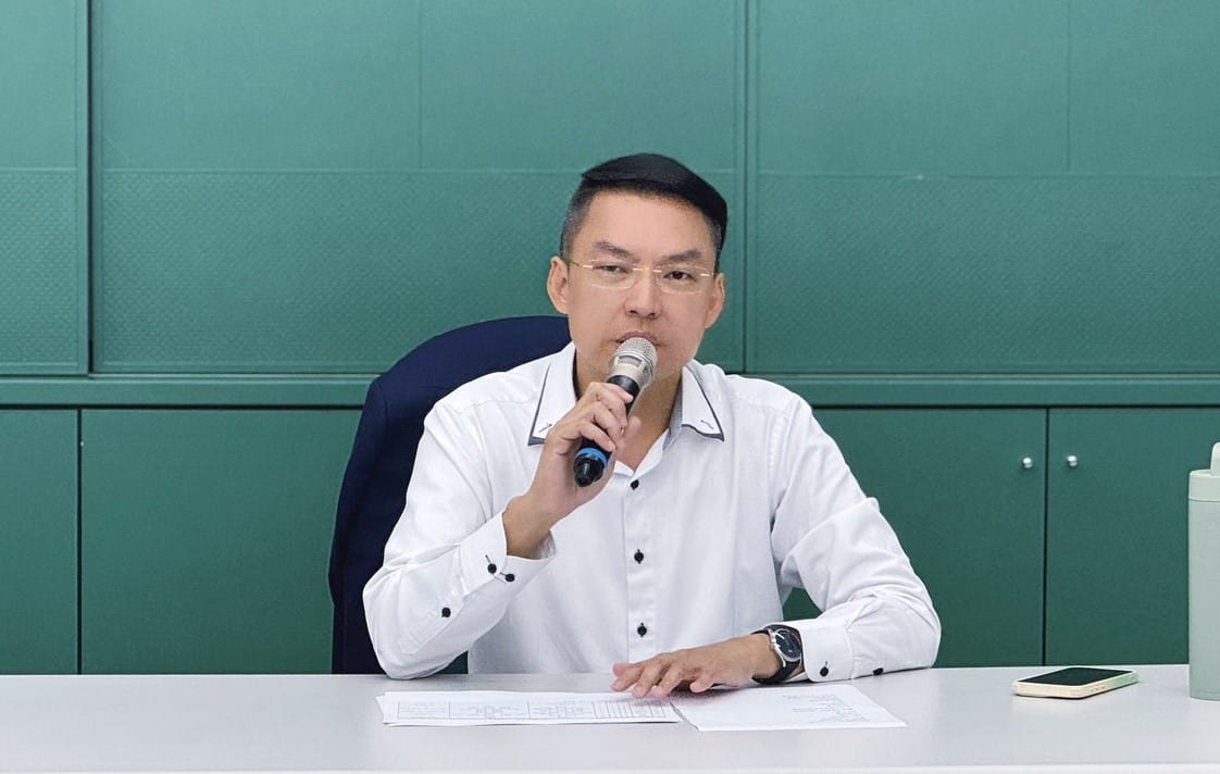 對於初選結果出爐，民進黨高雄市黨部主委黃文益恭喜賴瑞隆通過初選，代表民進黨參選2026高雄市長。 圖：民進黨高雄市黨部/提供（資料照）