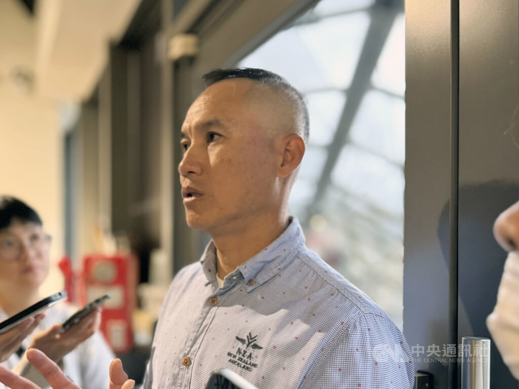 中華職棒樂天桃猿隊總教練古久保健二率隊奪冠後卸任，守備教練鄭兆行（圖）18日受訪表示，直到上週都還覺得有點茫然，希望可以繼續待在球隊，若沒有續留，就再思考下一步要怎麼走。中央社記者謝靜雯攝　114年11月18日