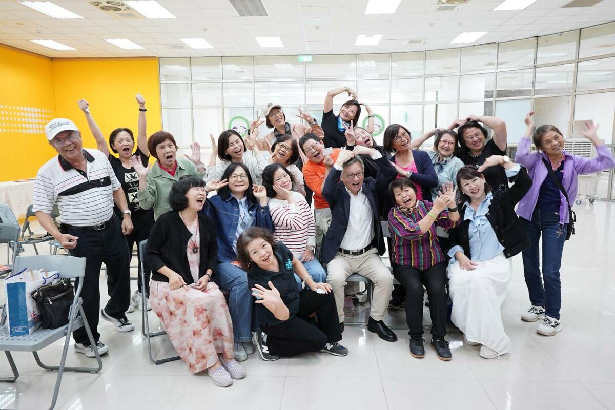 台中市政府社會局在僑光科大舉辦「銀向學習2.0創齡無極限」計畫成果發表會。 圖：台中市政府/提供