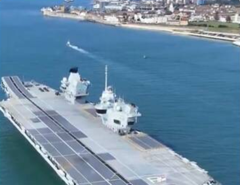 英國軍方昨日也公布照片，顯示皇家海軍一艘巡防艦正緊密跟監「琥珀號」，此船曾用雷射鎖定英軍戰機。 圖 : 翻攝自X / Visioner