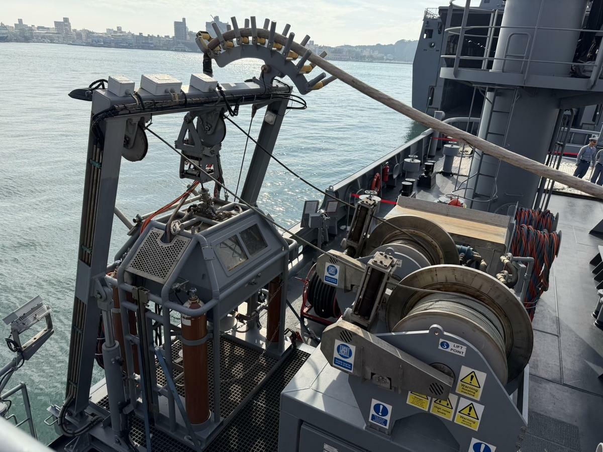 大武軍艦上的潛水鐘。 圖：金大鈞/攝