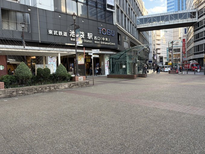 中國政府日前推出「赴日安全提醒」，許多中國遊客也取消了赴日旅行的機票。有日本網友發現，在中國政府推動停止赴日旅遊的政策後，連池袋這種熱門觀光景點都不會看到中國遊客的身影，呼籲日本民眾一起到「沒有中國旅客的池袋」遊玩。 圖：翻攝自 @WpQ4k X 帳號