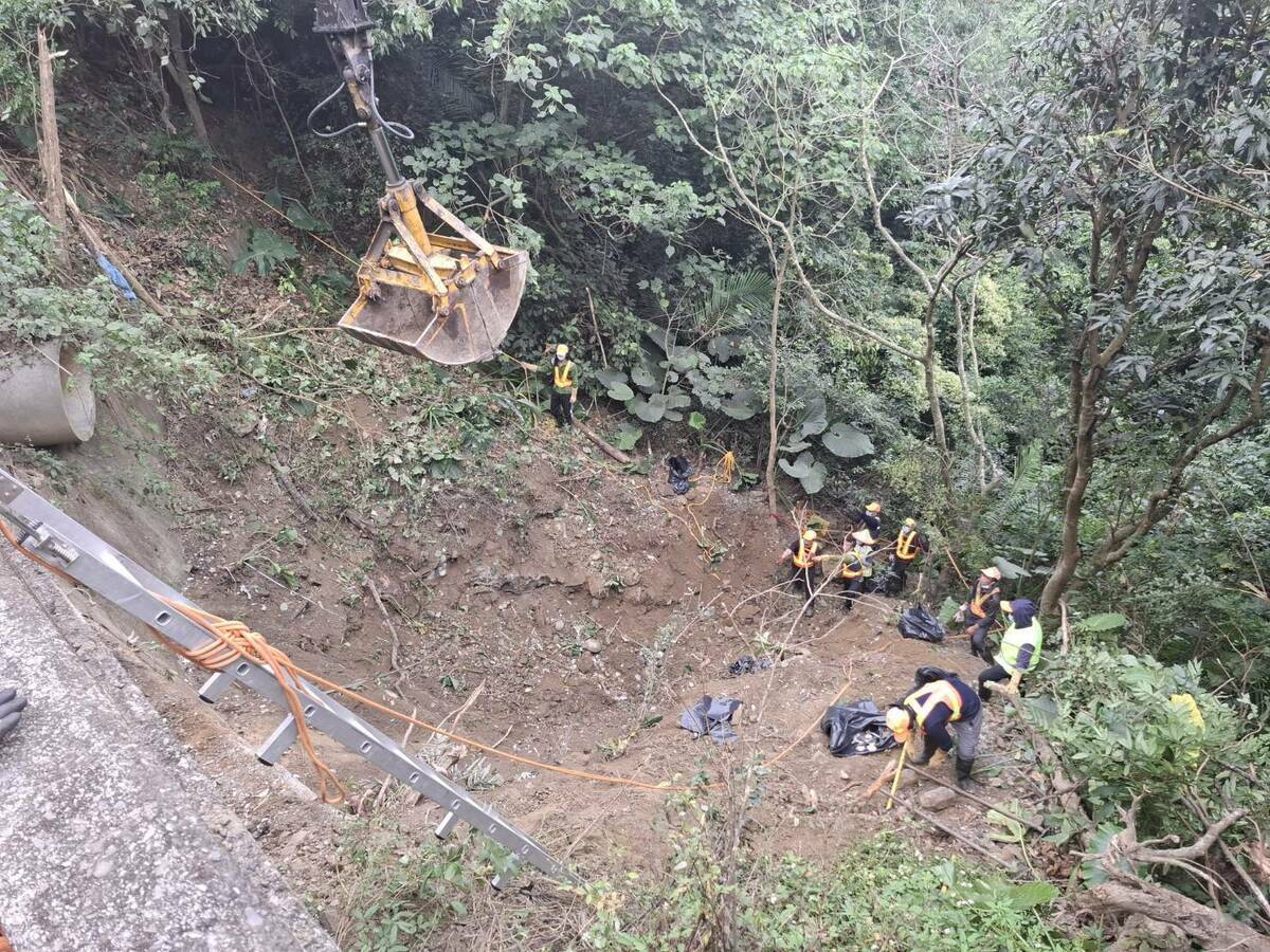 田寮區高41線道垃圾山已清理完成。 圖：高雄市環保局/提供