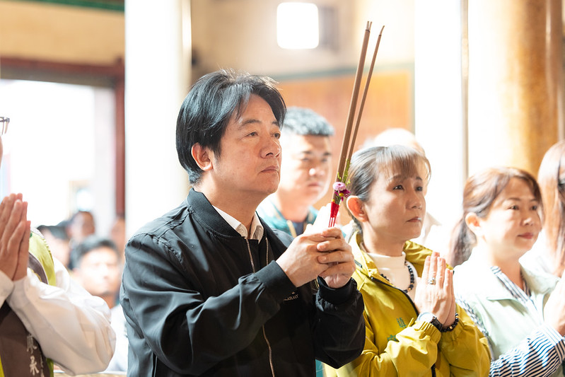 賴清德總統今（21）天南下雲林吳厝朝興宮。 圖：總統府提供