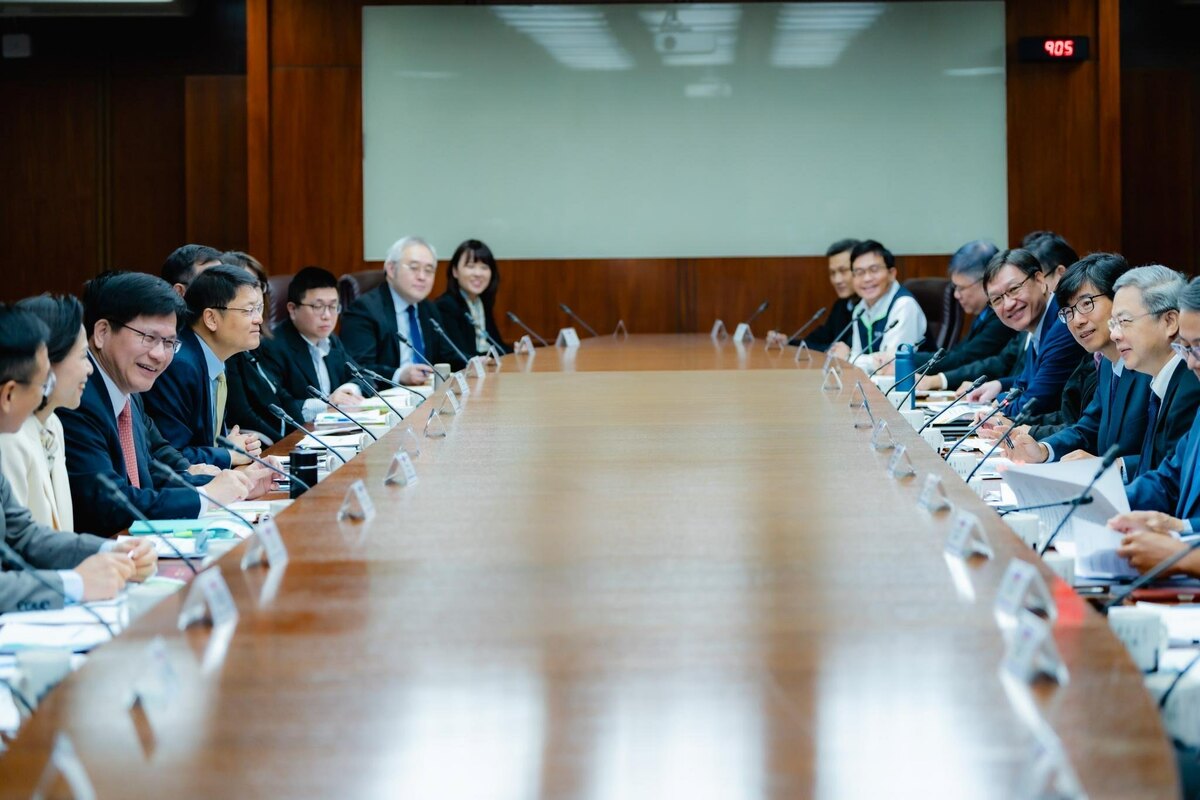 外交部及經濟部雙部長會議討論熱烈。 圖：外交部提供
